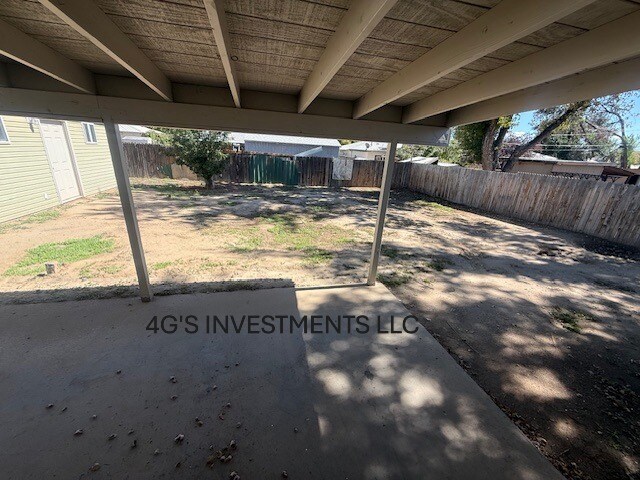 Building Photo - 320 Gila Rd