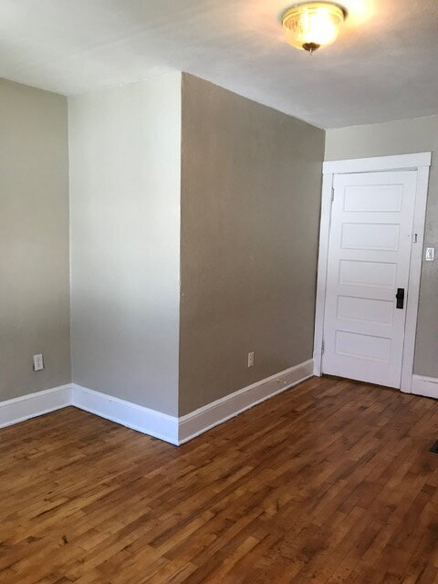 Building Photo - 3 Bedroom Home with Bonus Room - Available September 1st