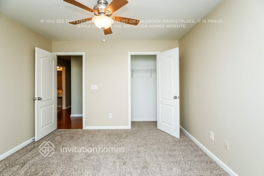 Building Photo - 1029 S Creek Dr