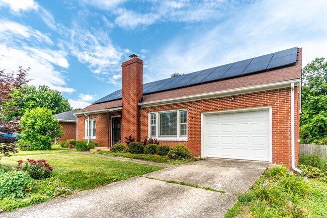 Building Photo - 120 Windsor Dr