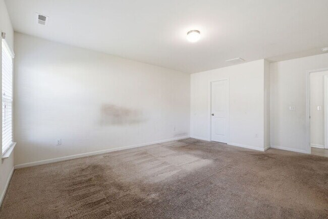 Building Photo - 3916 Sabre Ln