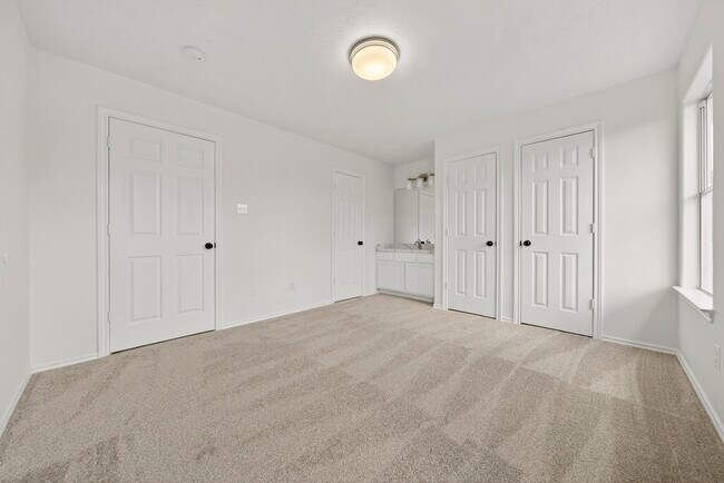 Building Photo - 3315 Berzin Ct