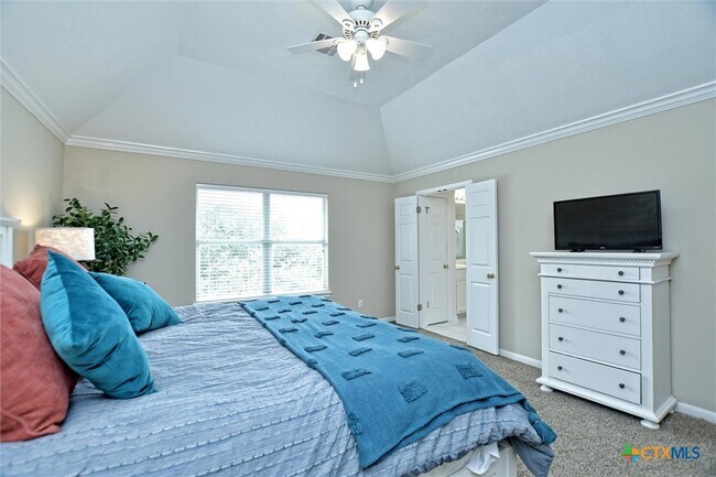 Building Photo - 2012 Wood Glen Dr