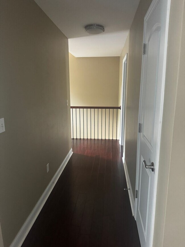 Building Photo - 3 Bedroom Single Family Home in Cincinnati