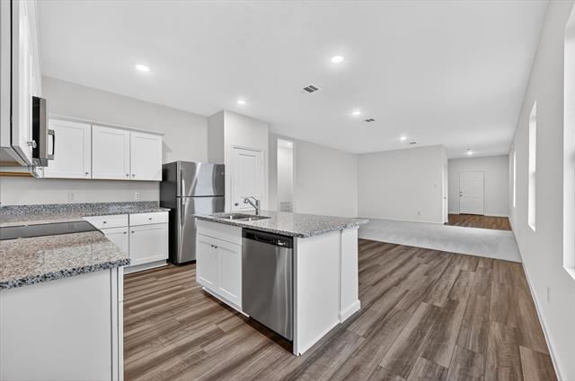 Building Photo - 2128 Mdw Pk Dr