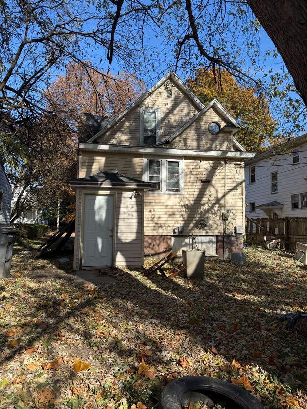 Building Photo - 989 W Packard St