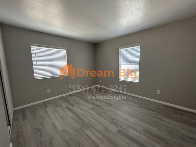 Building Photo - 3857 Akina Ave