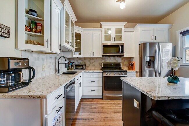 Building Photo - 4451 N Tripp Ave