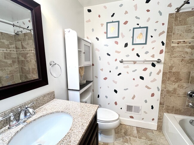 Building Photo - Come Home To This Updated And Convenient 3 Bed 3.5 Bath Townhome In Derwood! Now Available!