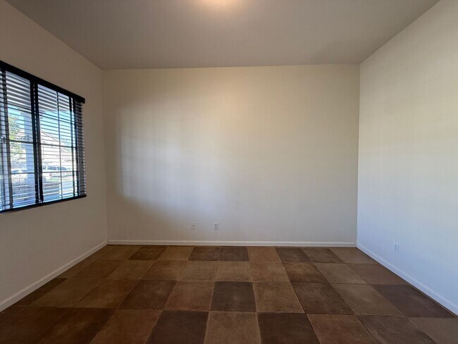 Building Photo - Centrally Located Single Story Home in Traditions