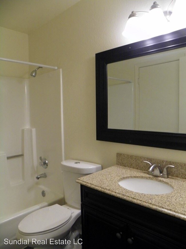 Building Photo - 65-65 N May