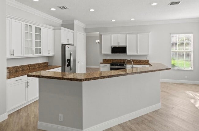 Building Photo - 9845 Cobblestone Creek Dr