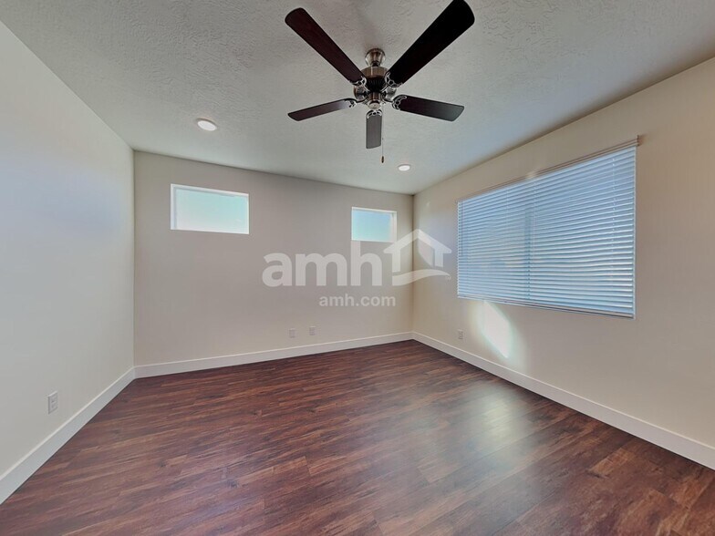 Building Photo - 9398 W Barcelona St