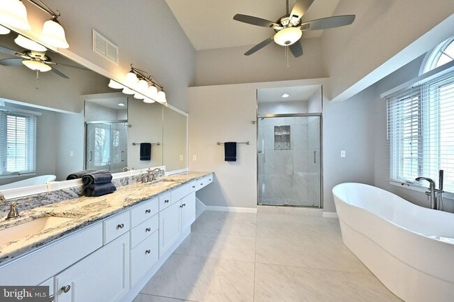 Building Photo - 6250 Traci Joyce Ln