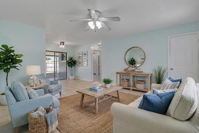 Building Photo - 2145 5th St