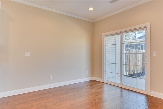 Building Photo - 3 Bedroom 2.5 Bath in Canterbury Farms!