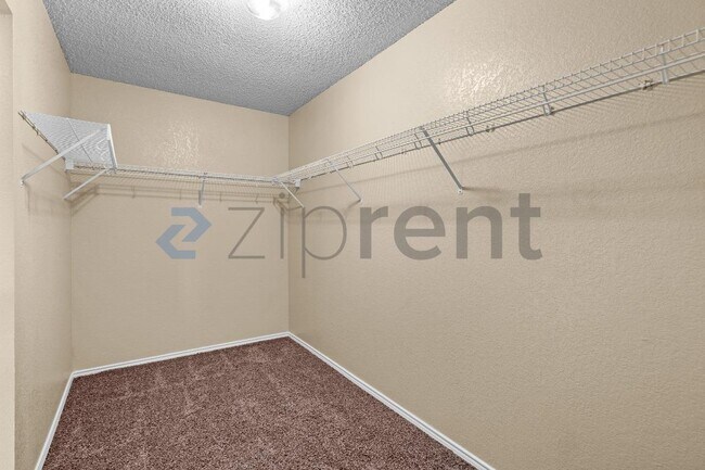 Building Photo - 1836 Vineridge Ln