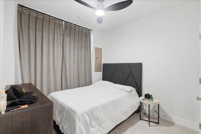 Building Photo - Welcome to this stunning, newly built 2025 townhome nestled in the heart of Brambleton