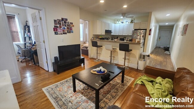 Building Photo - 66 Egmont St