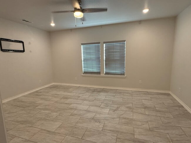 Building Photo - 11629 Sweetgum St