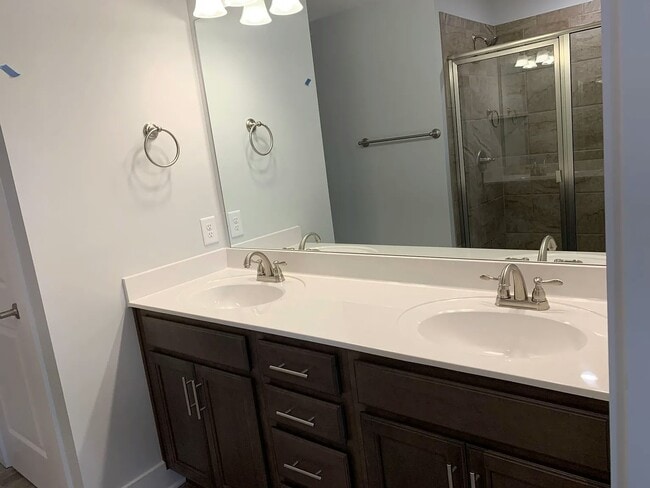 Building Photo - 2043 Orangery Dr