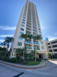 Building Photo - Live, Work & Play in the Heart of Honolulu...