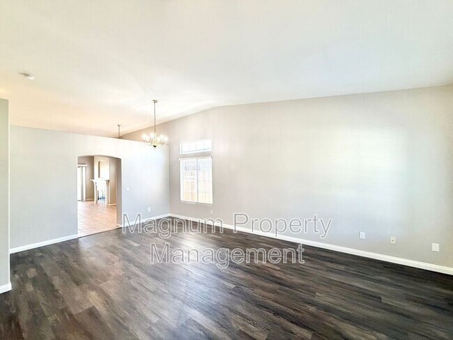 Building Photo - 27071 School Park Dr