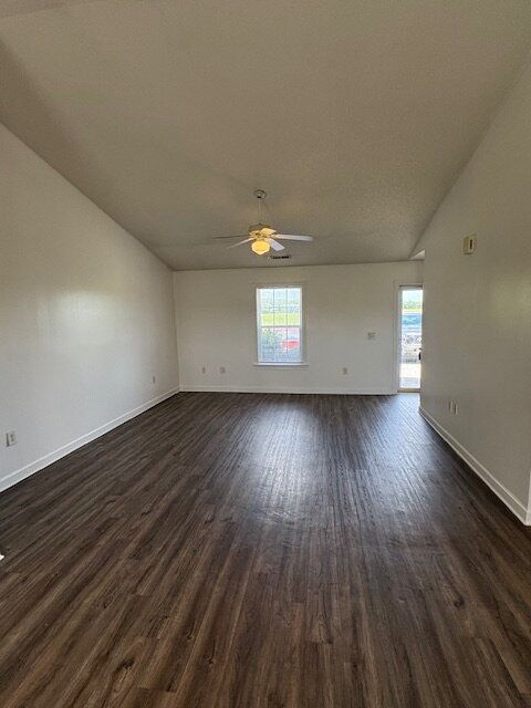 Building Photo - 4676 Weyerhaeuser Rd