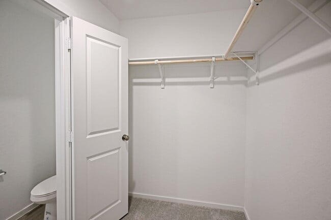 Building Photo - 463 River Run Wy