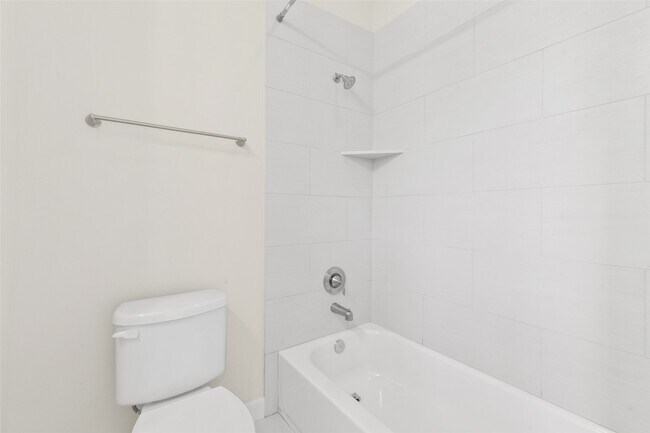 Building Photo - 1408B W 26th St