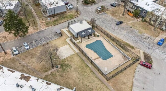 Building Photo - 4614 E 68th St