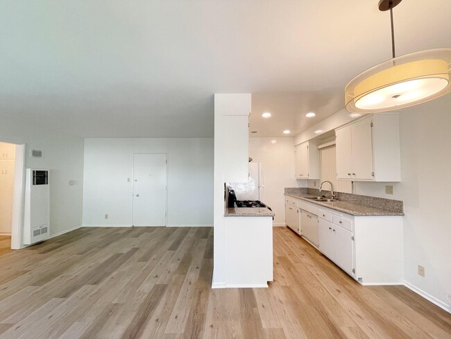 Building Photo - Oakland Manor