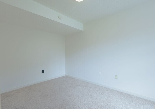 Building Photo - Beautiful 4 BR/3.5 BA Single-Family Home i...