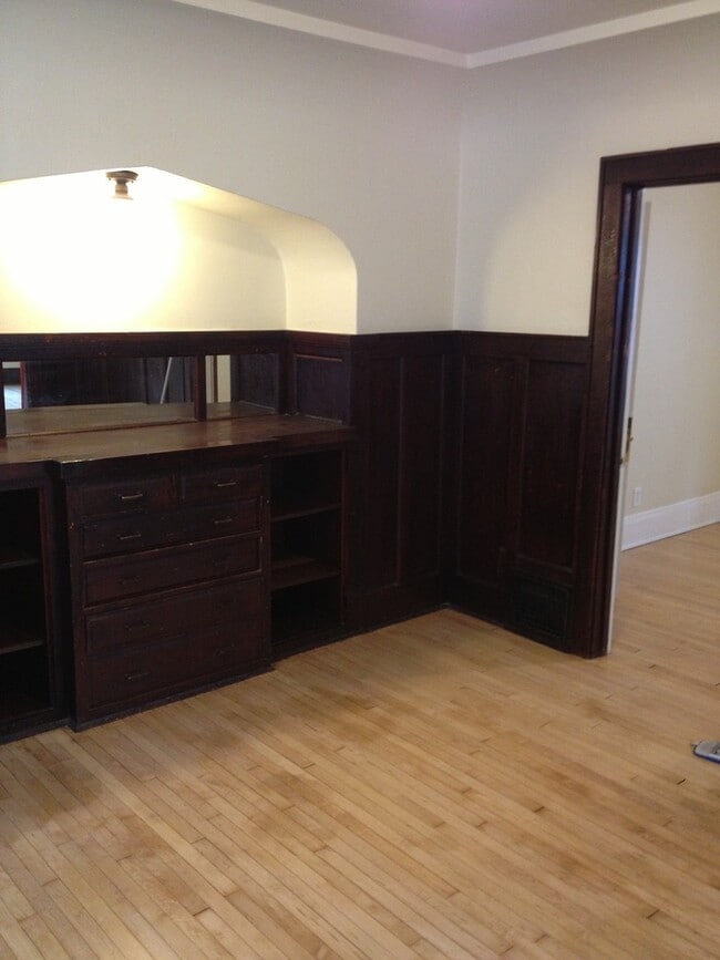 Building Photo - 3429 N Oakland Ave