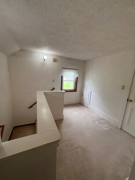 Upstairs Landing from Bedroom - 3220 Heartland Dr