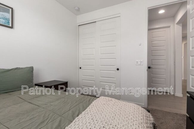 Building Photo - 14377 W Alameda Dr