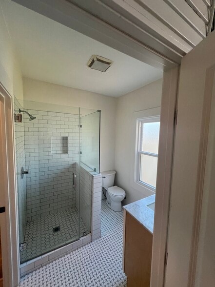 Building Photo - 622 14th St