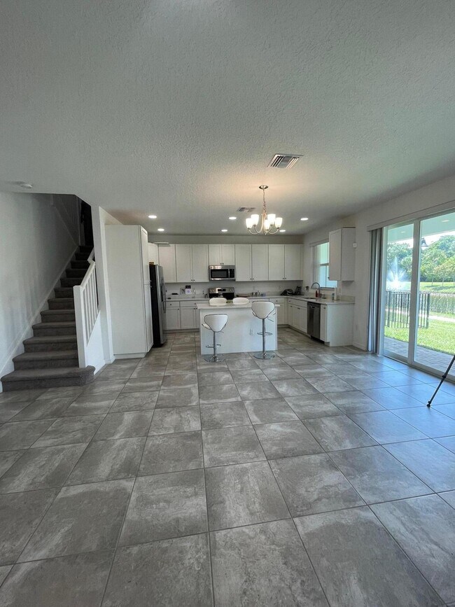 Building Photo - 12885 Trevi Isle Dr
