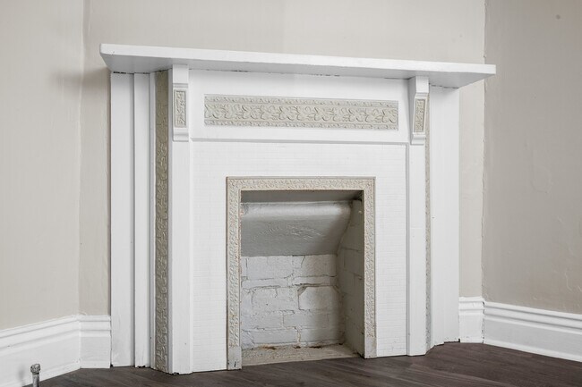 Building Photo - 652 N 29th St