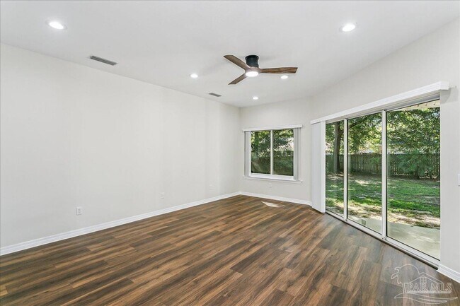 Building Photo - 6063 Forest Green Rd