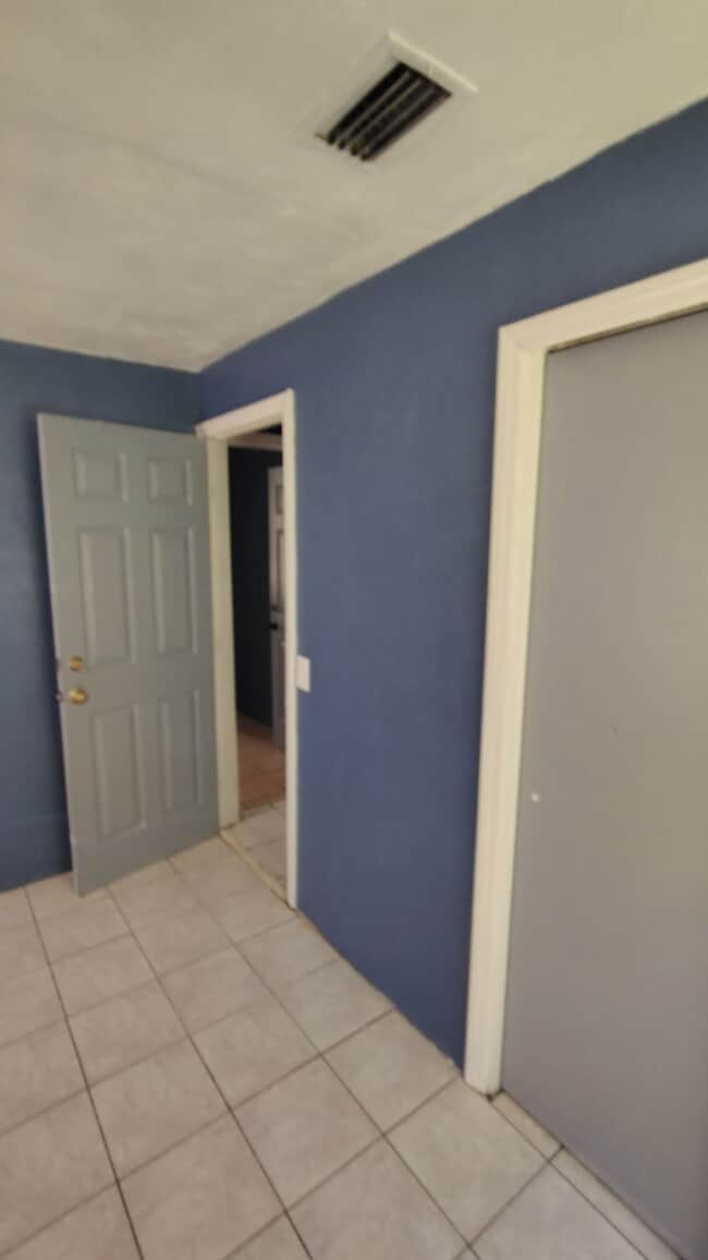 Building Photo - 3611 Hardee Ave
