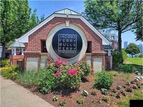 Building Photo - 320 Midland Ct