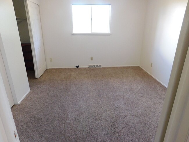 Building Photo - Duplex in the Redlands