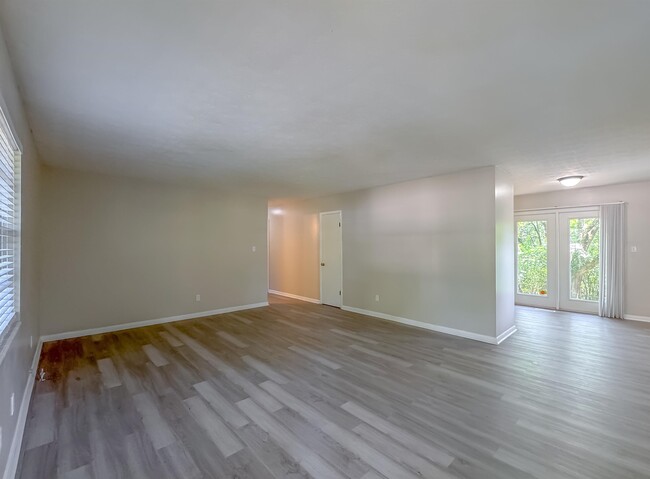 Building Photo - 1726 Hartsfield Rd