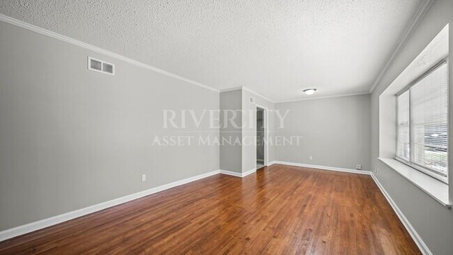 Building Photo - Stunning, Move-In Ready Home in Whitehaven! Section 8 Welcomed !!!