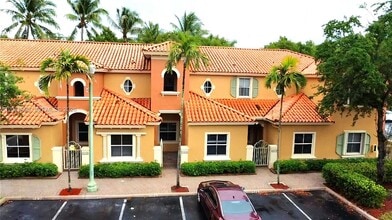 Building Photo - 4950 Tradewinds Ter