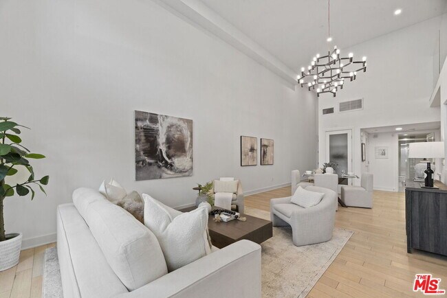 Building Photo - 600 Ridgeley Dr