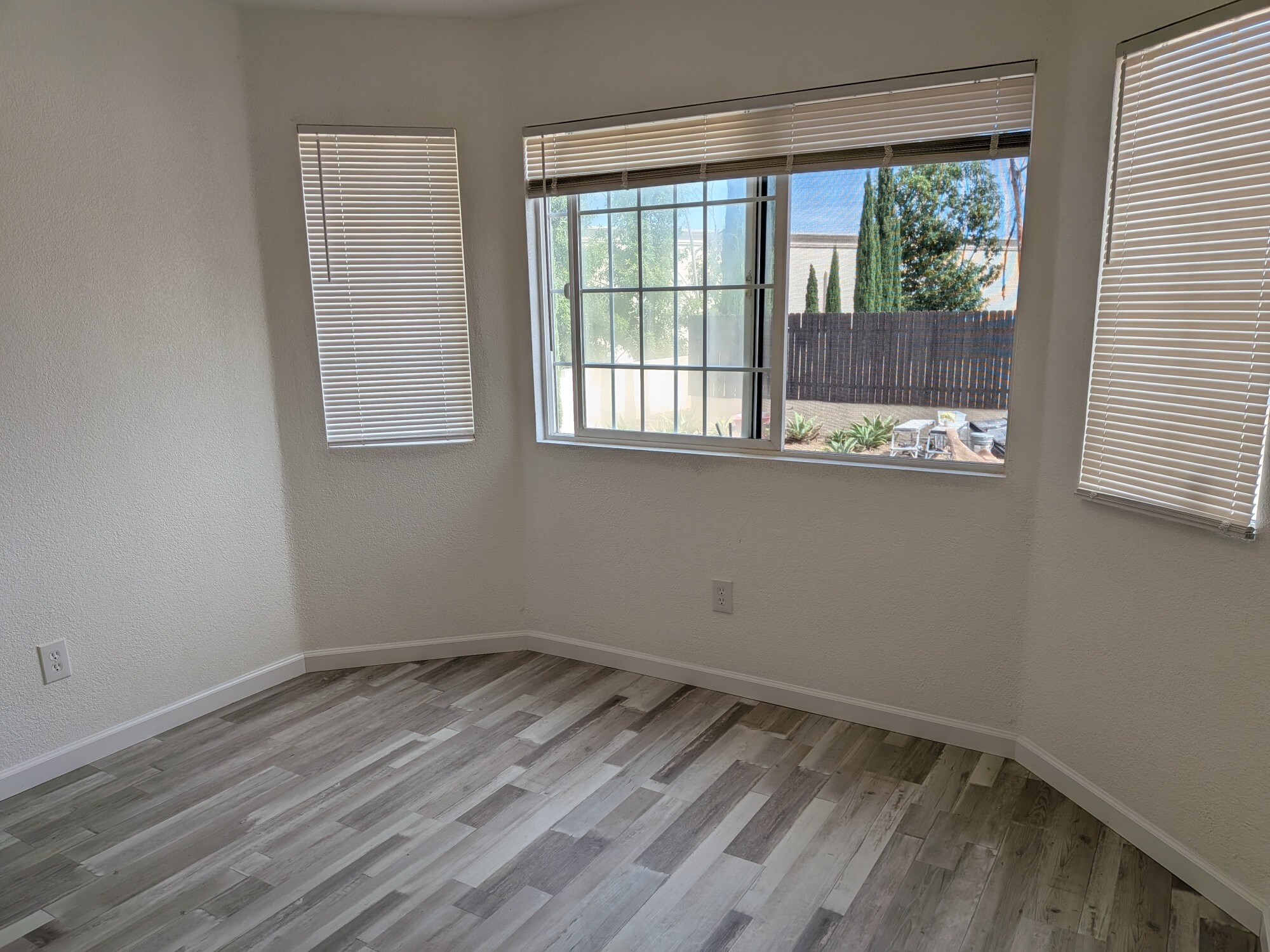 Building Photo - 585 Hildale Cir