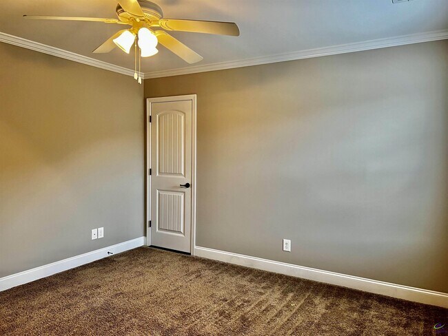 Building Photo - 609 Cannock Ct