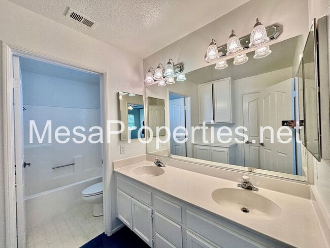 Building Photo - 12468 Redrock Ct